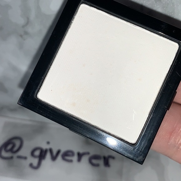 WHITE (#1) Bobbi Brown Discontinued Eyeshadow - Picture 4 of 13